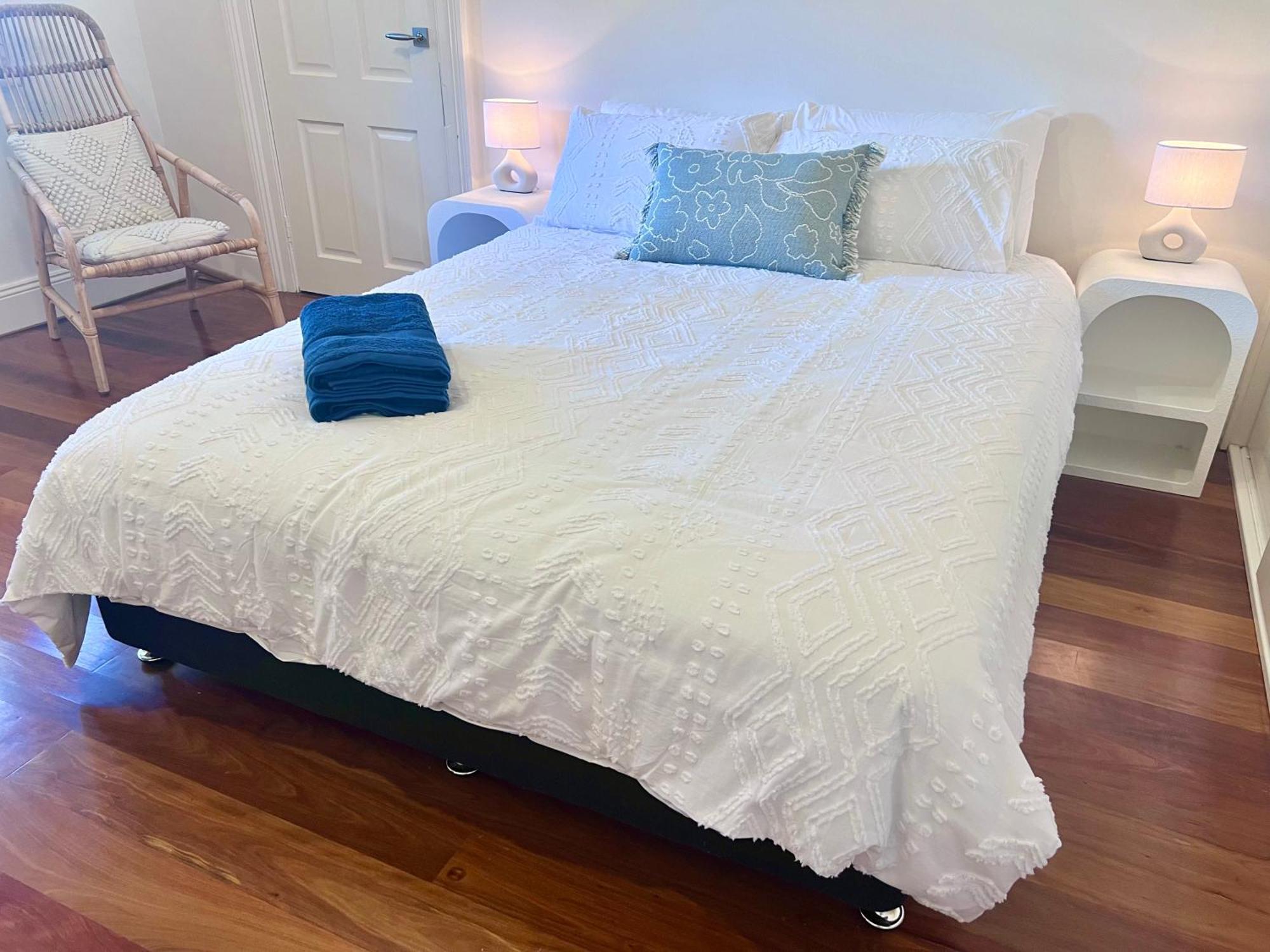 Terrace House With Character At Prime Location * Sydney